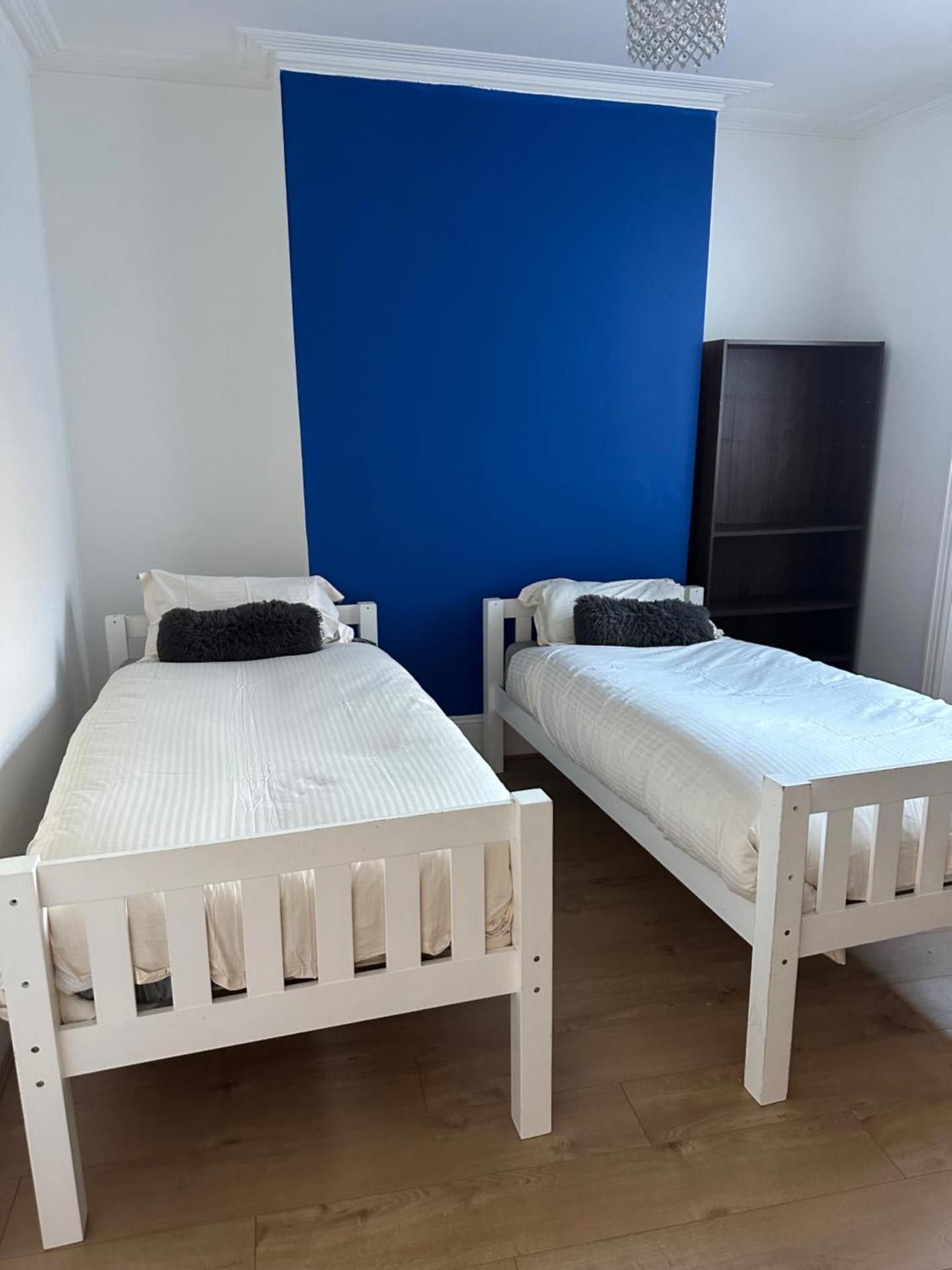 Standard Twin Room with Shared Bathroom