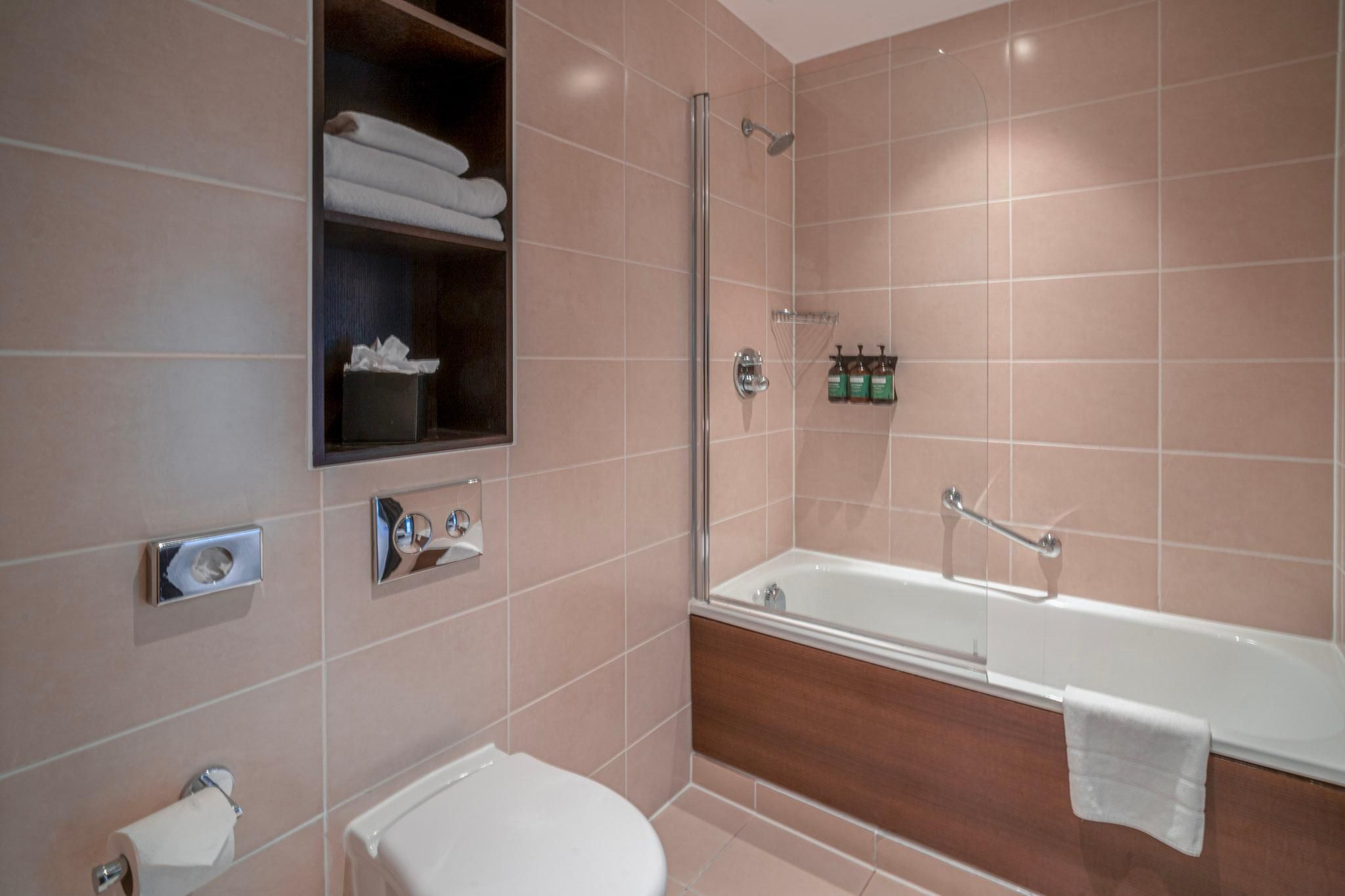 Elite Venue Selection Felbridge Standard - 1 Bed Double Non-Smoking 3