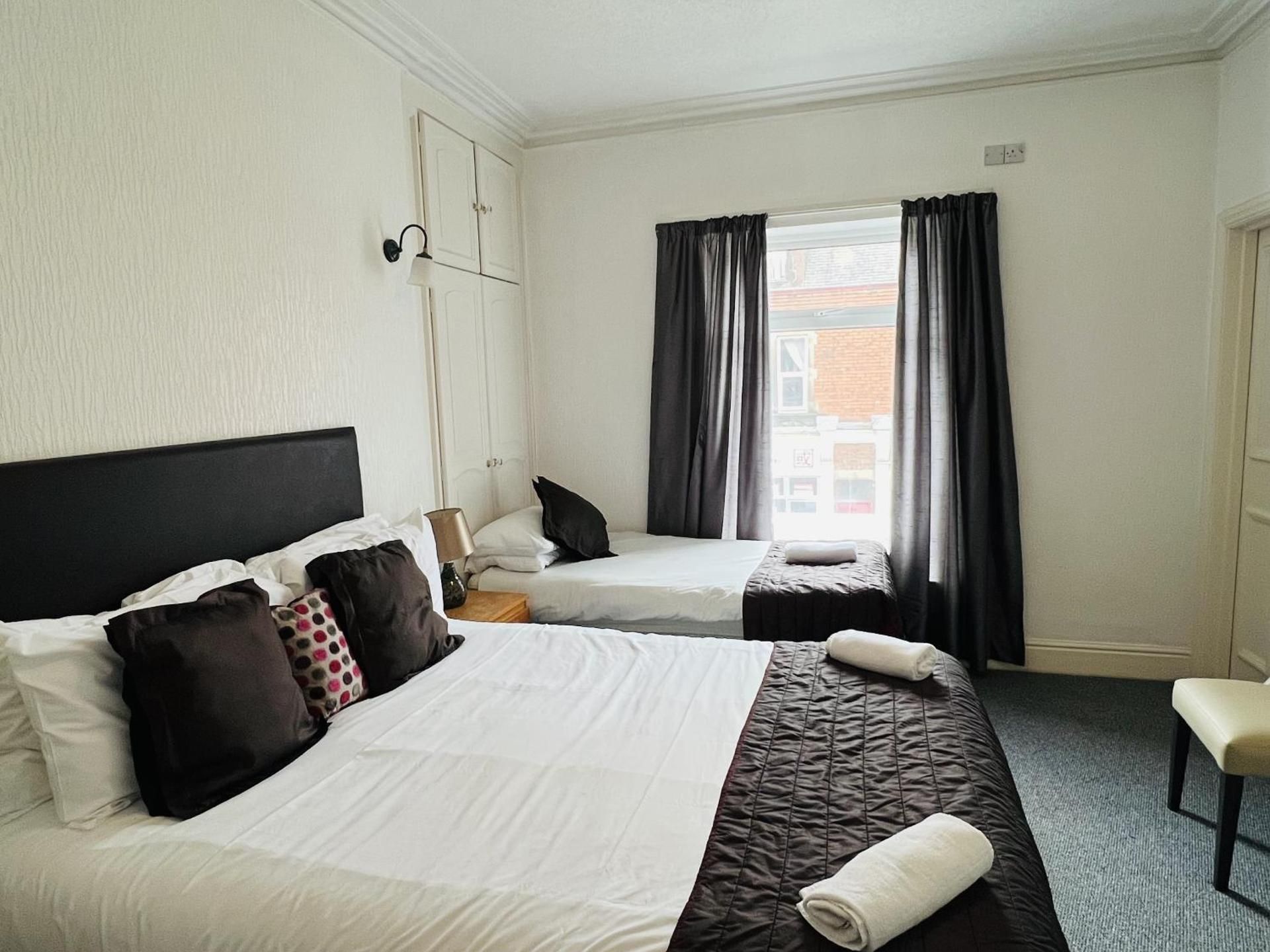 The Roadhouse Hotel Deluxe Triple Room 2