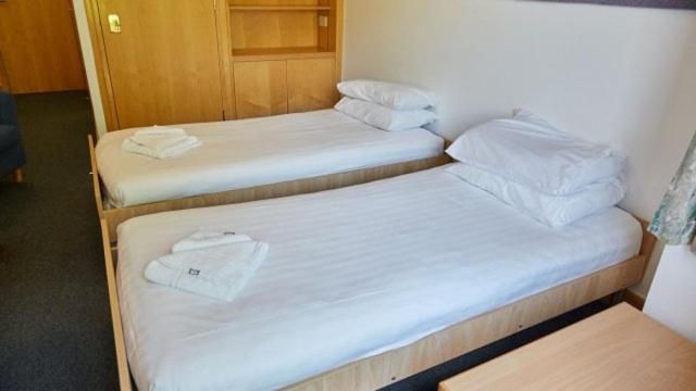 Twin Room with Private Bathroom