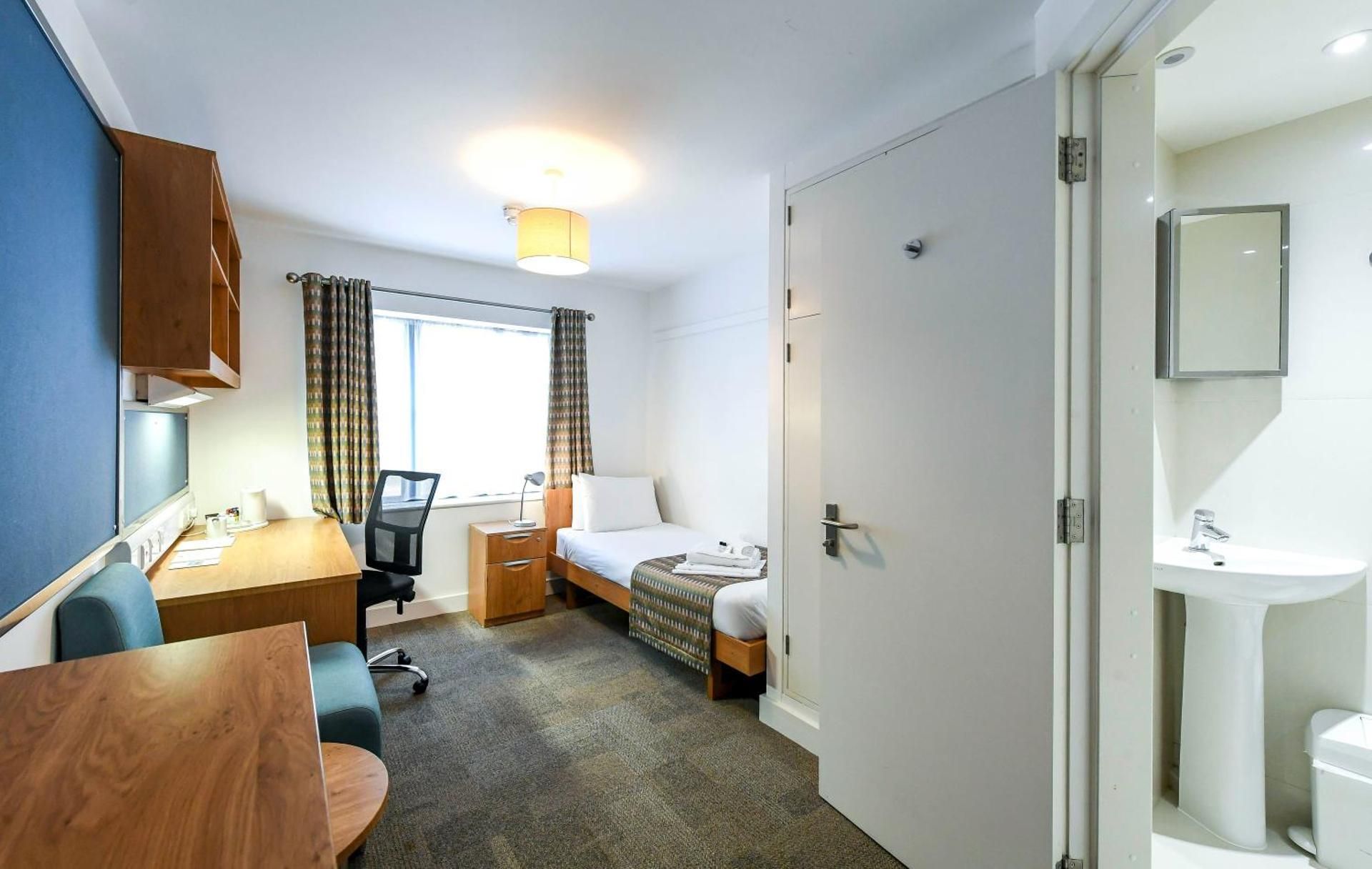 Selwyn College, Cambridge Single Standard