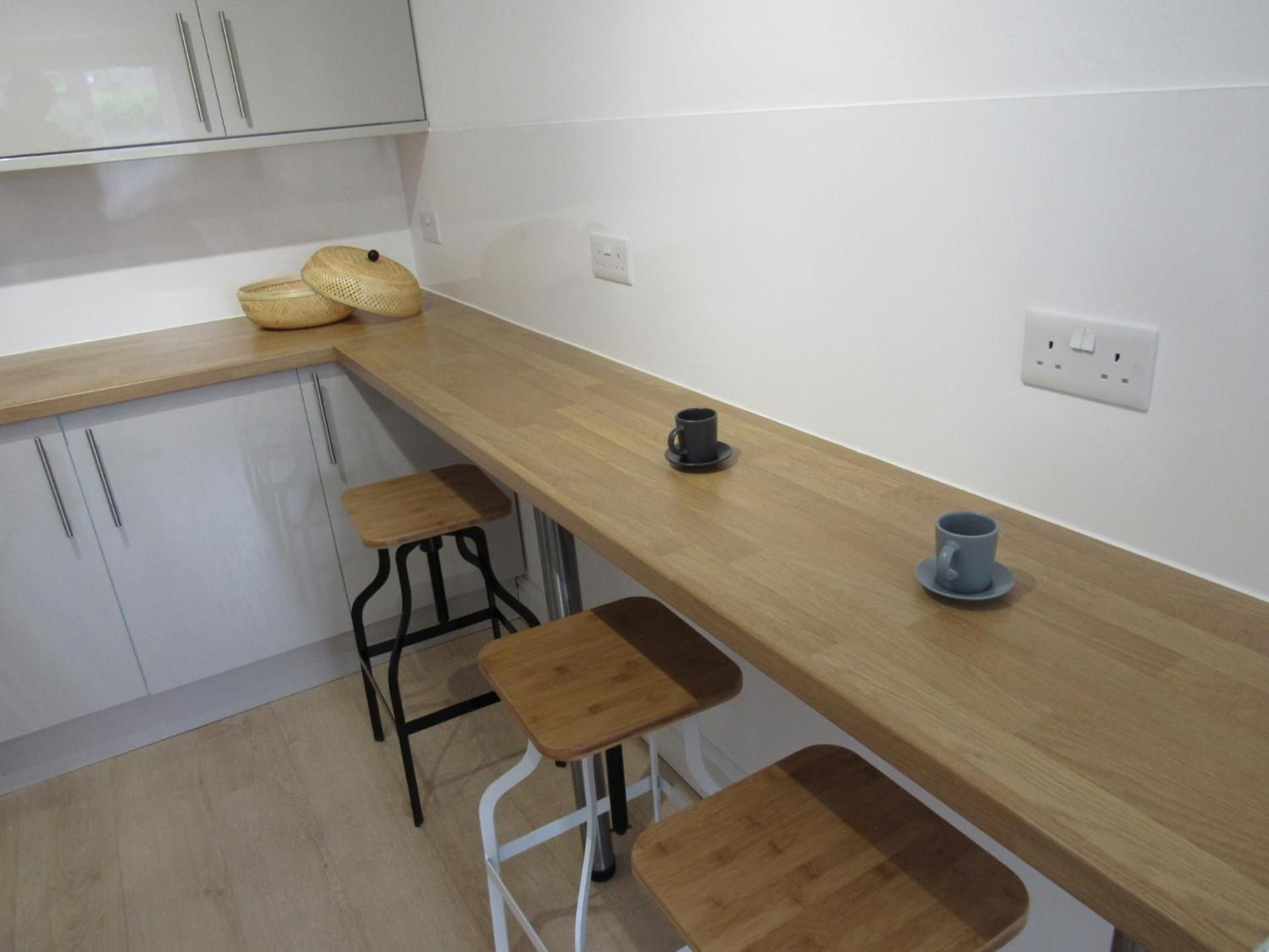 The Cambridge Suites - Tas Accommodations