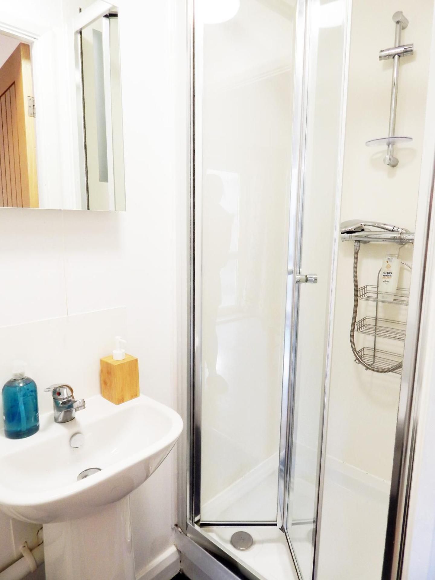 Deluxe Double Room with Shower