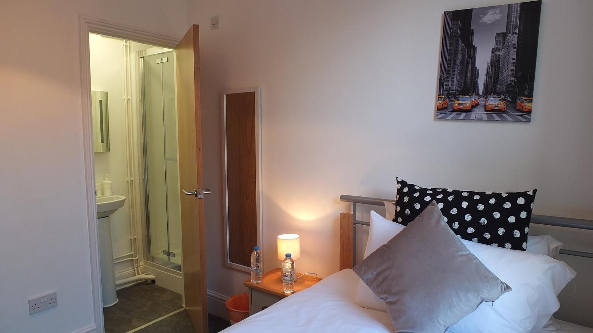 En-Suite Economy Room