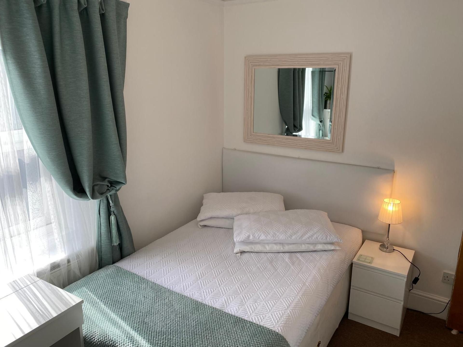 A & B Guest House Small Double Room