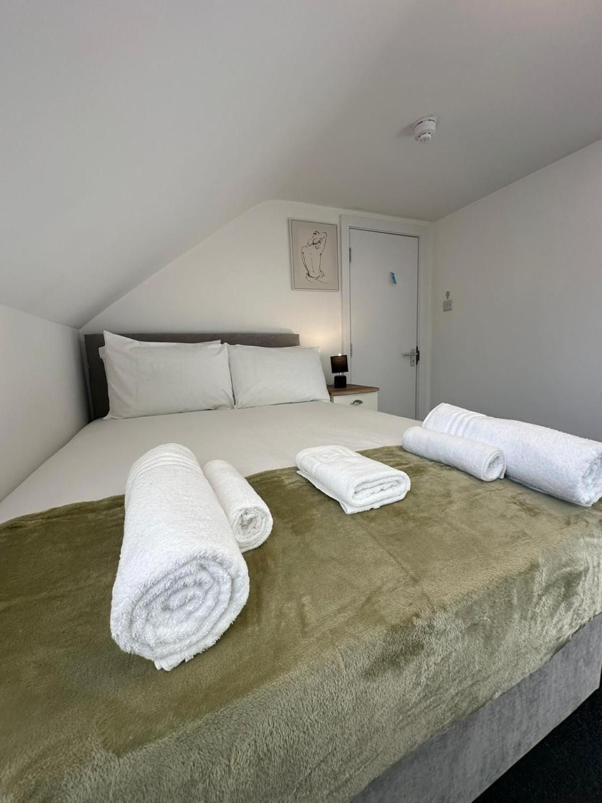 Budget Double Room with Shared Bathroom