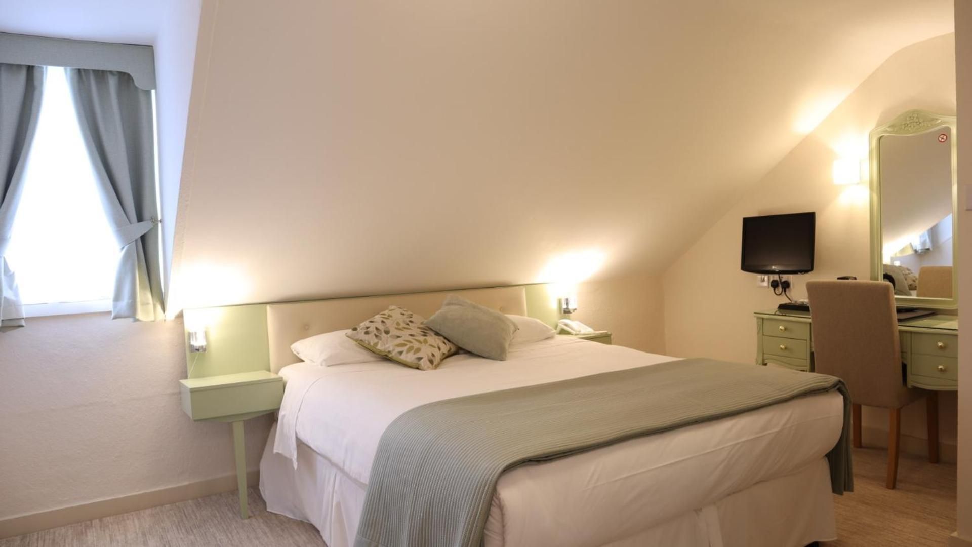 Centennial Hotel Attic Double Room