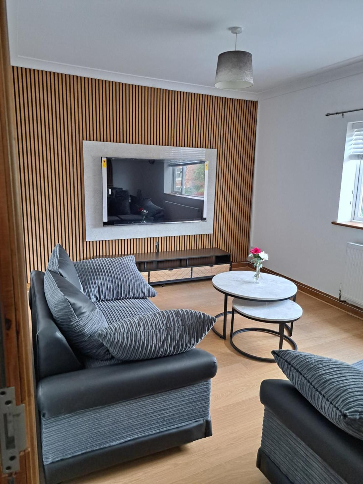Grand Apartments Stretford Three-Bedroom Apartment 2