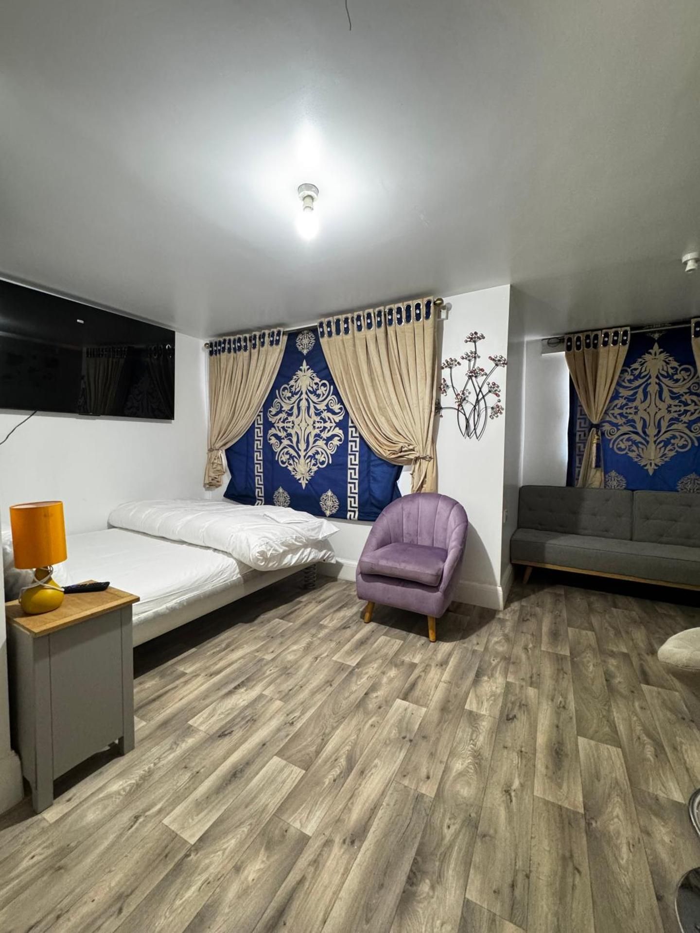 OYO Unique Guestroom - Farnworth, Easy AccessÂ toÂ Bolton