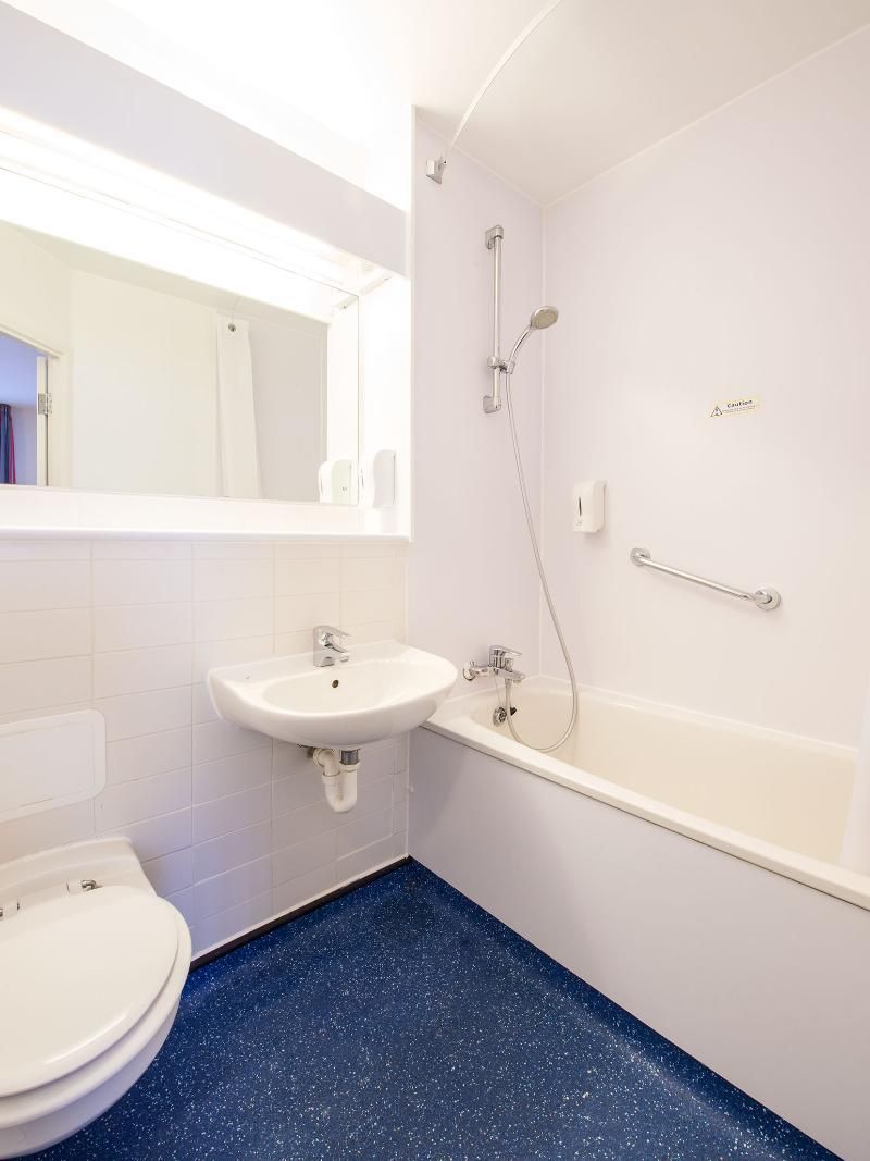 Travelodge Manchester Sportcity Double Room 3