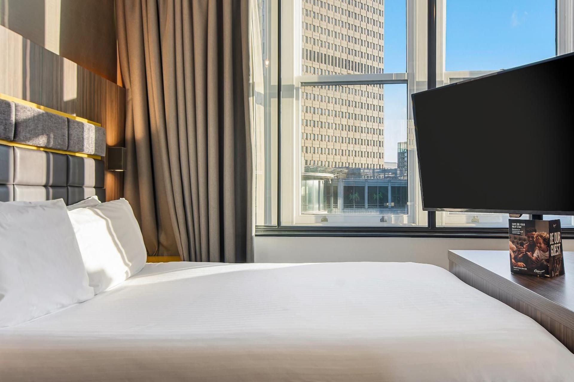 Roomzzz Manchester Corn Exchange Studio Apartment