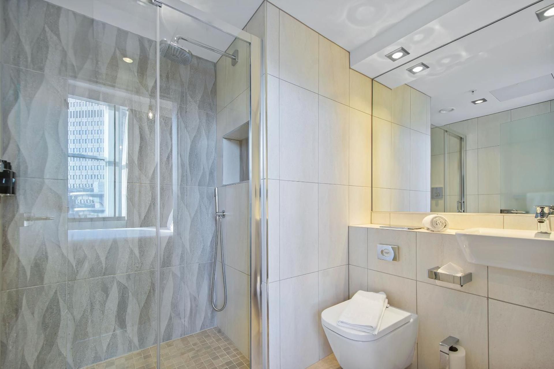 Roomzzz Manchester Corn Exchange Studio Apartment 3