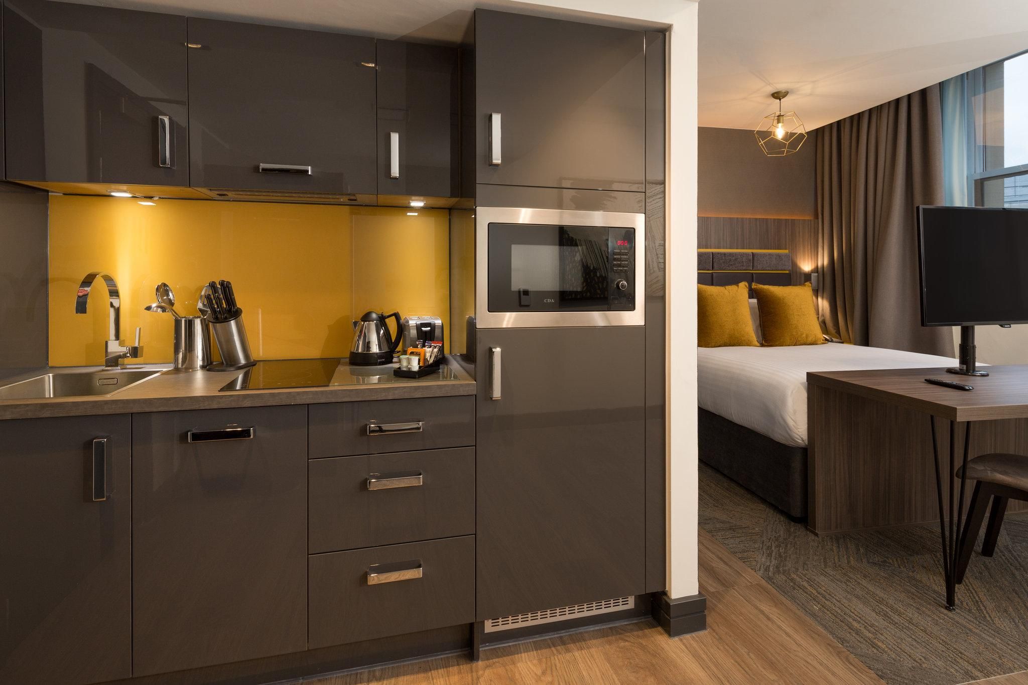 amenity (guest room)