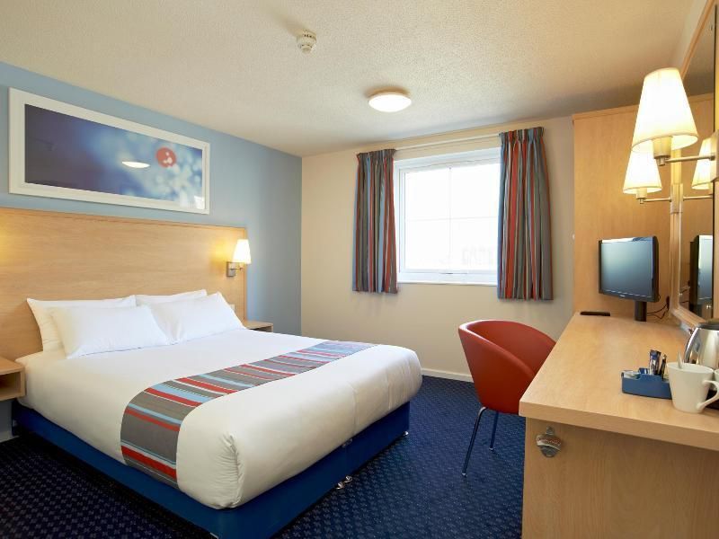 Travelodge Manchester Birch M62 Eastbound Double Room 2