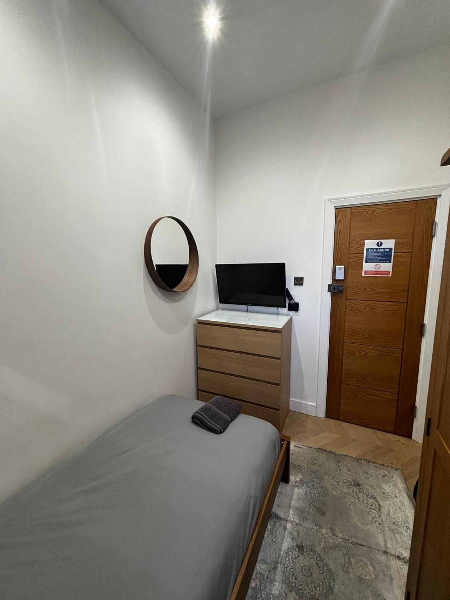 Hendham House Hotel Standard single shared facilities 2