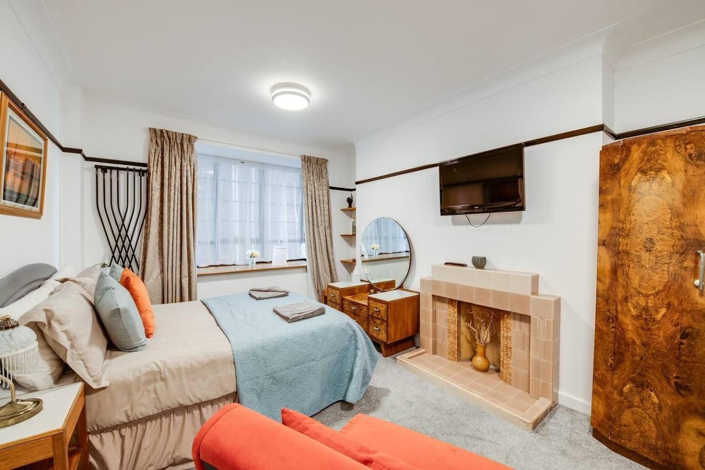 Studio with Sofa Bed