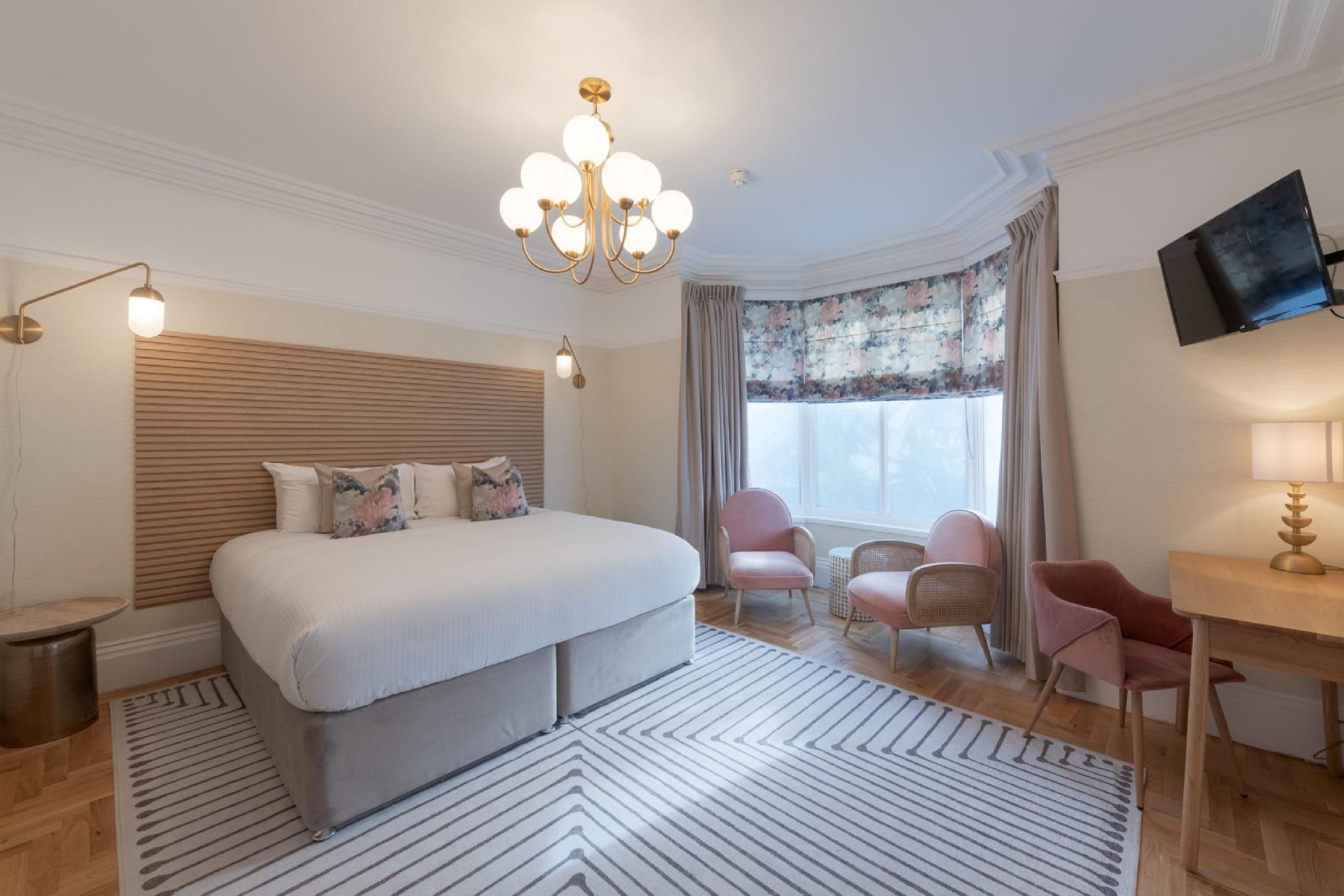 Superior - 1 King Bed