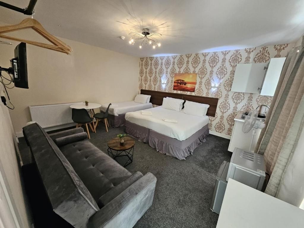 King Studio with Sofa Bed