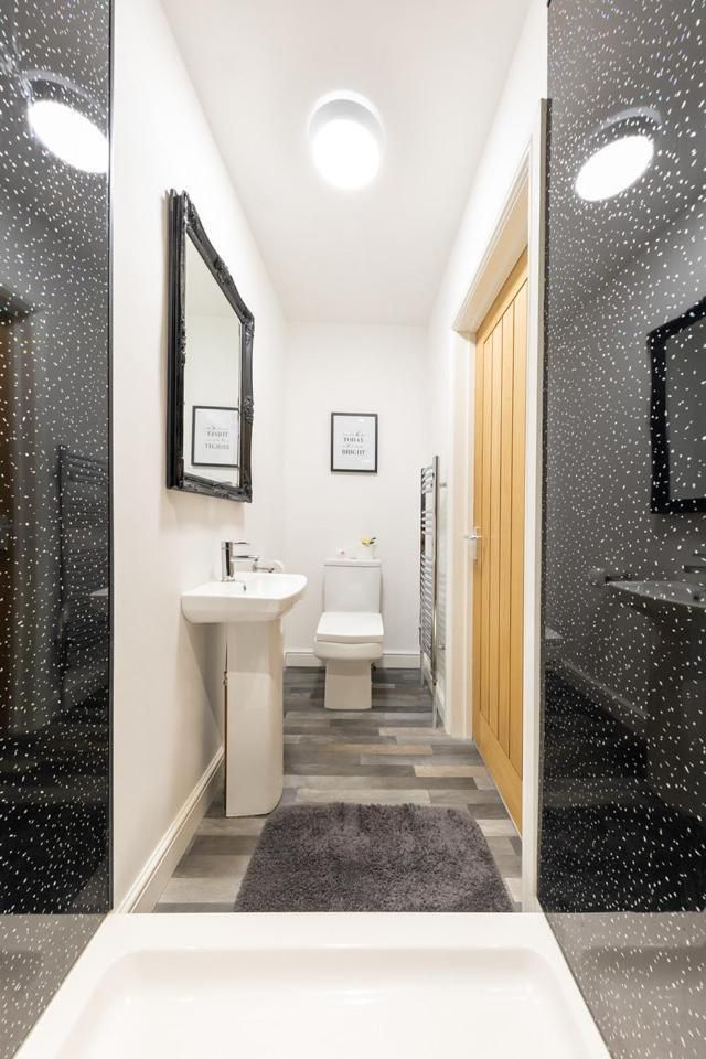 Deluxe Double Room with Shower