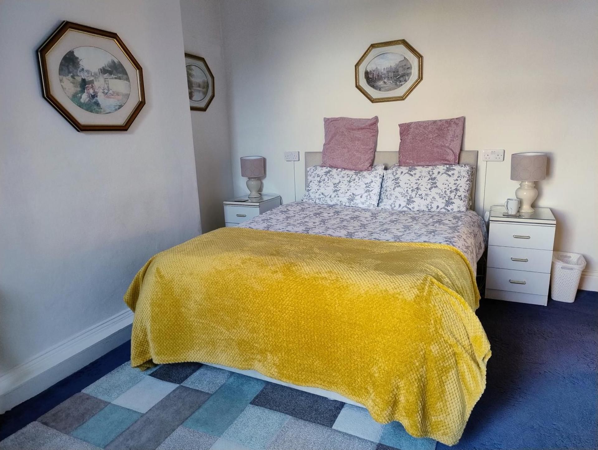 Deluxe Double Room with Shower