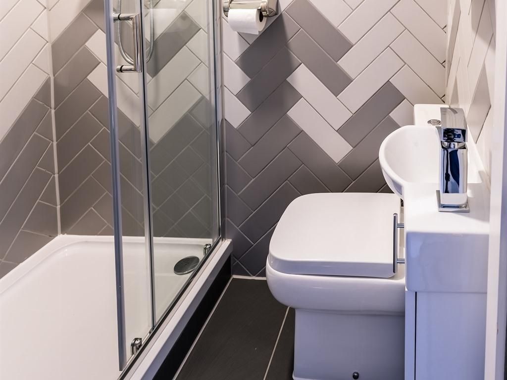 Single room-Classic-Ensuite with Shower