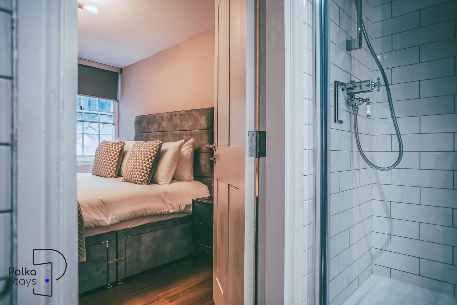 Superior One-Bedroom Apartment