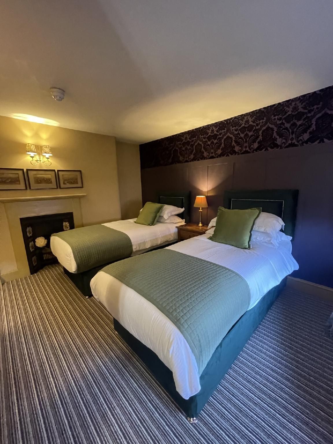 The Kings Head Standard Twin 2