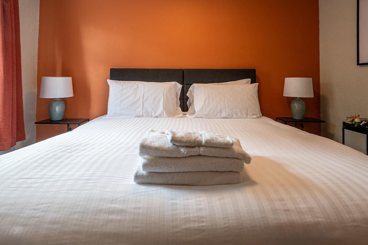 The Kings Arms Temple Sowerby King or Twin Room 2