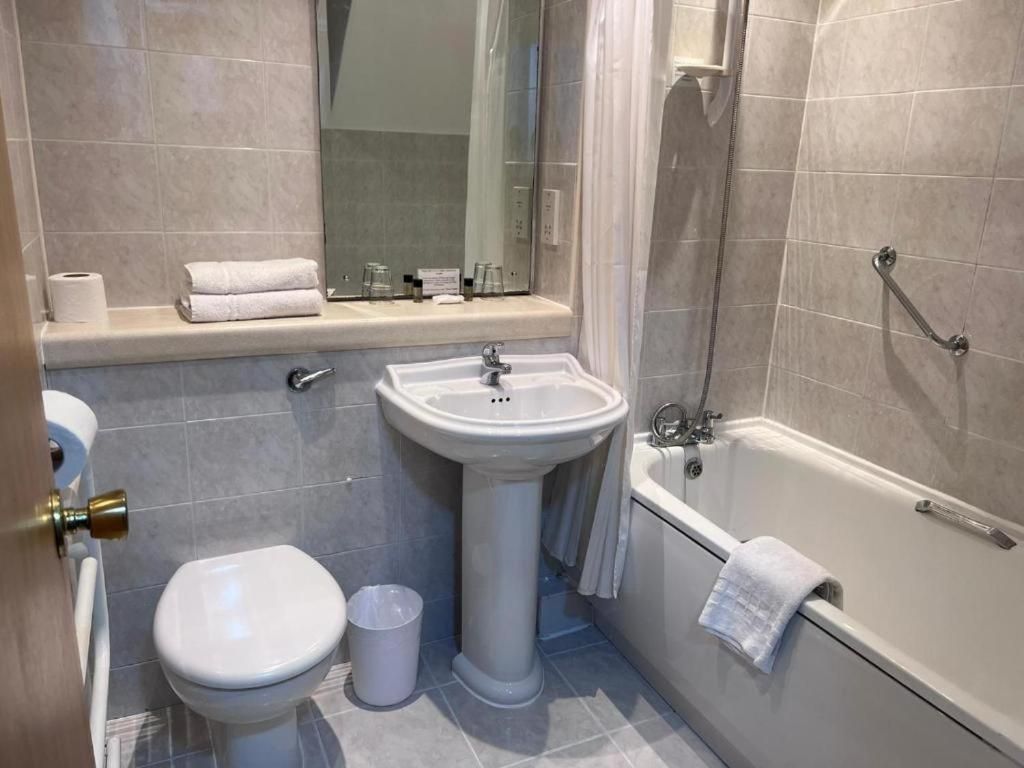 Dancenter East Midlands Airport