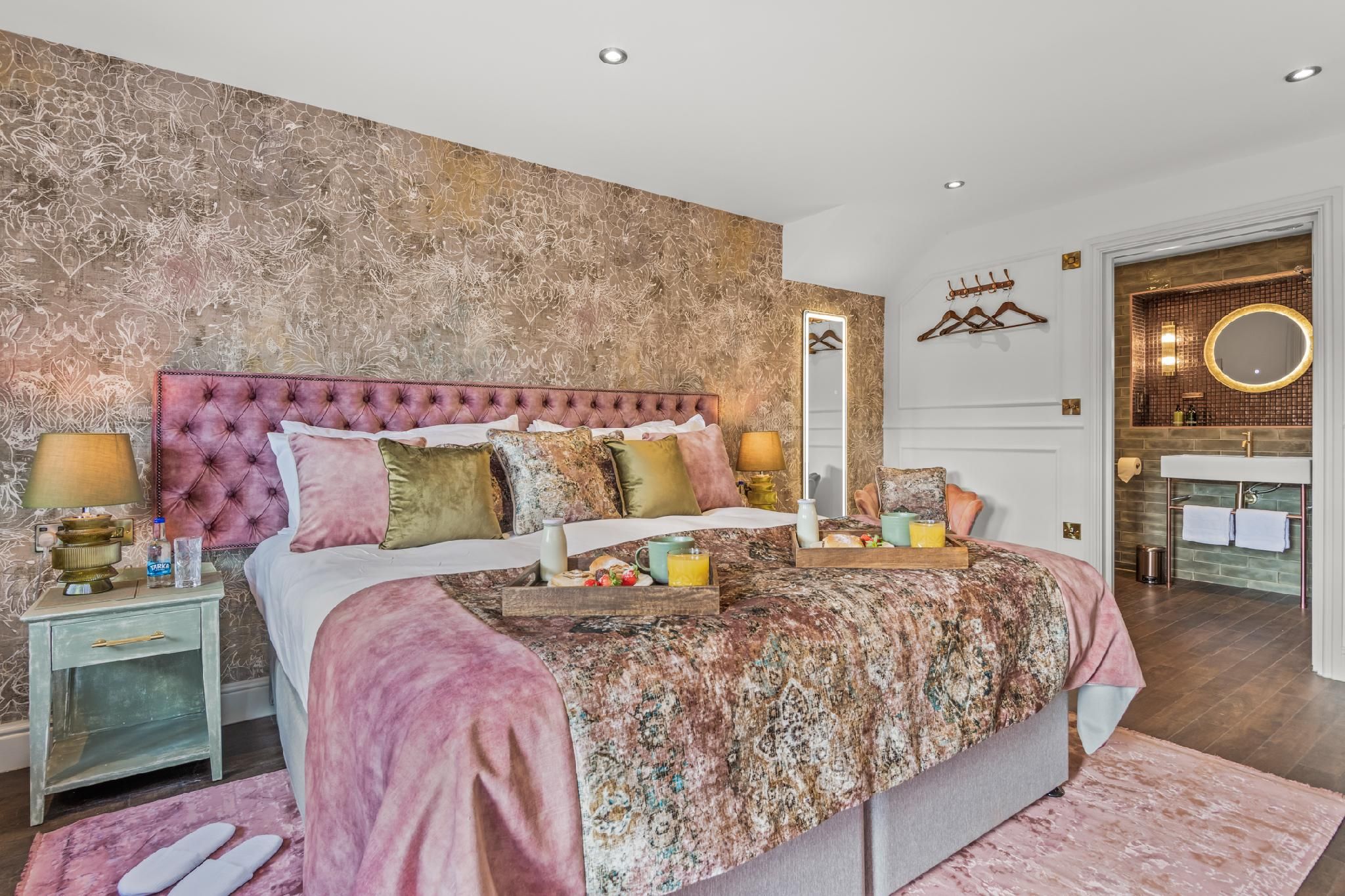 Accessible 1 King Suite