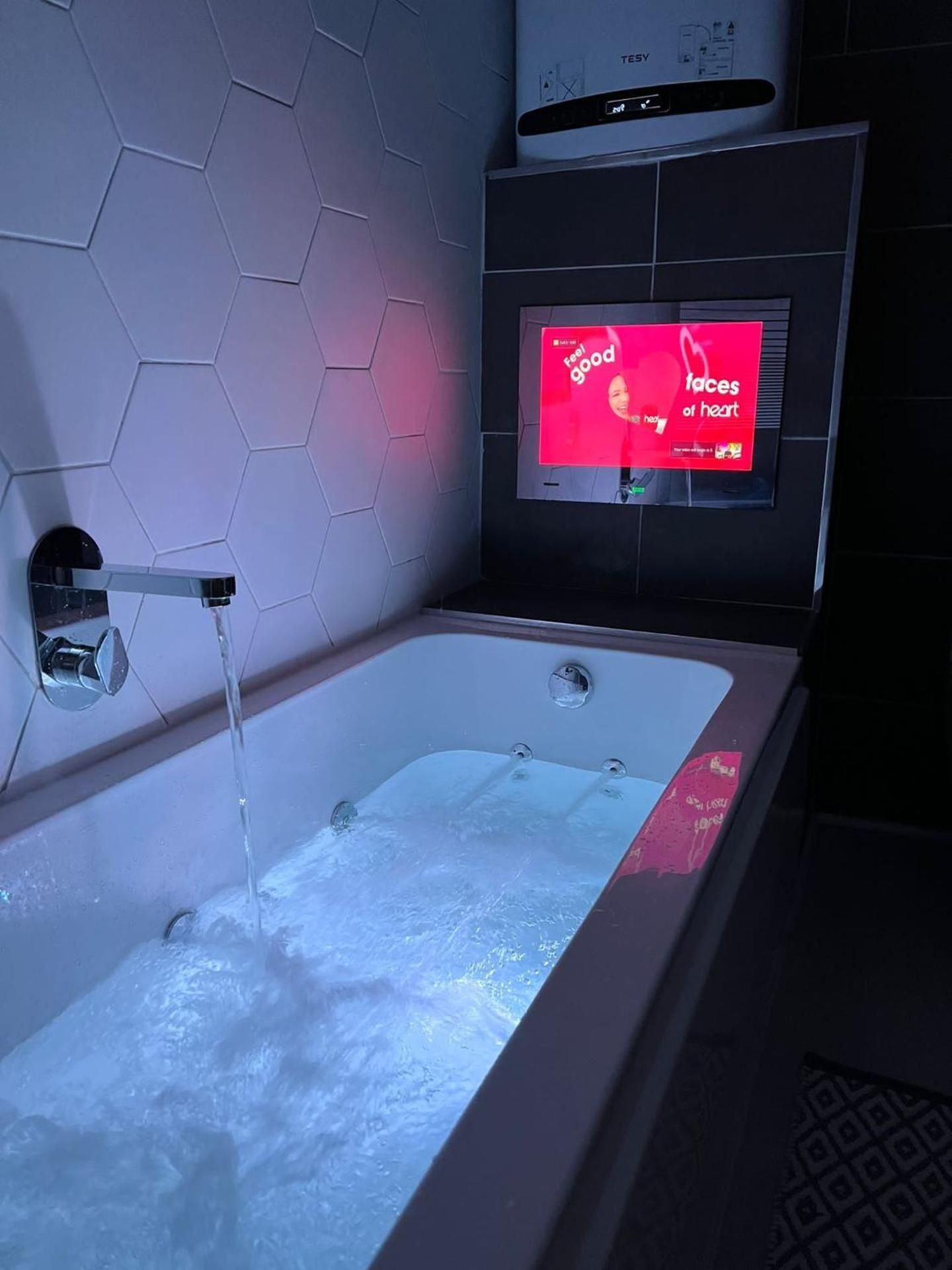 Studio with Spa Bath