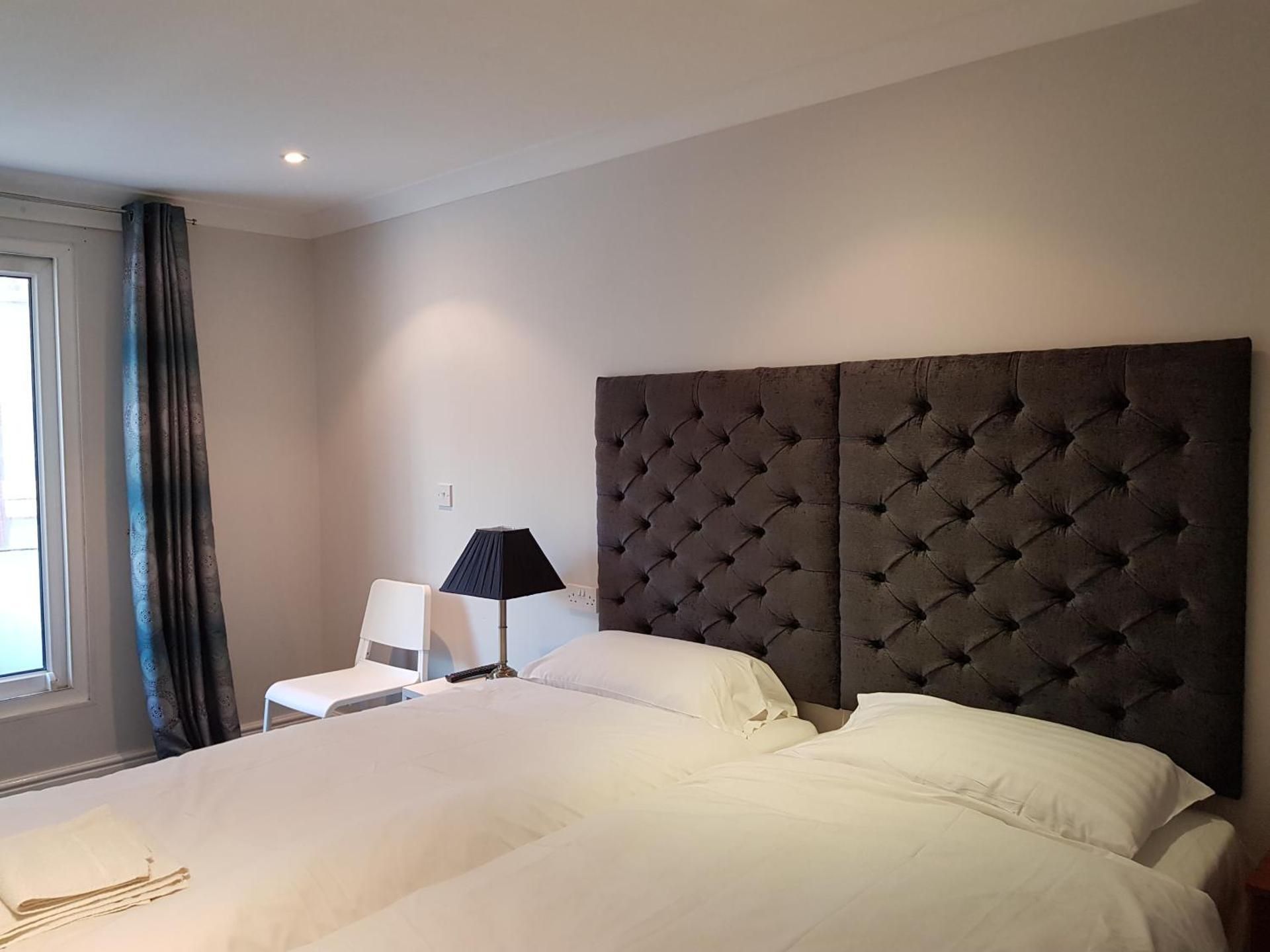 Blagrave Rooms Double or Twin Room with Private Bathroom 3