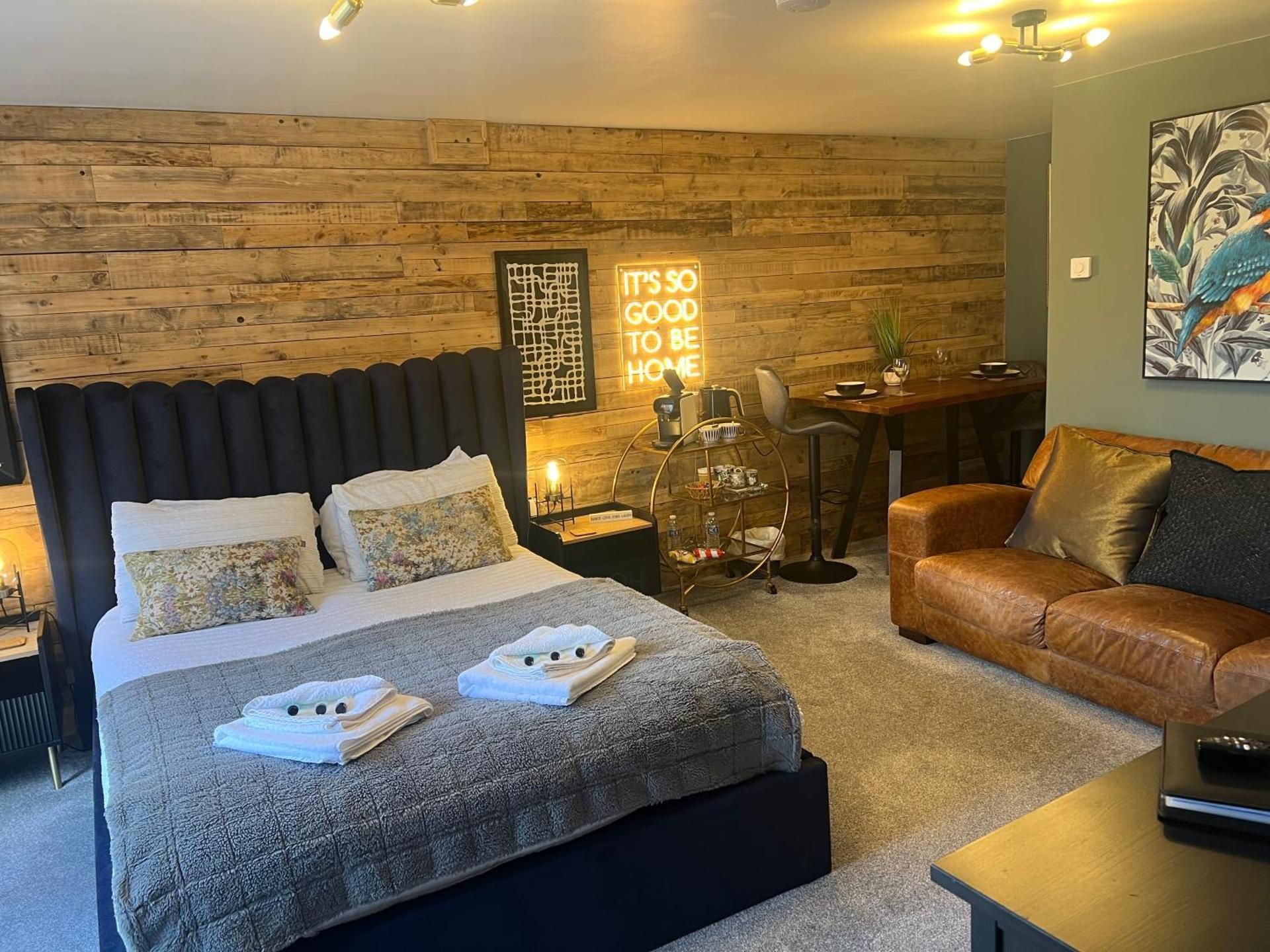 Deluxe King Suite