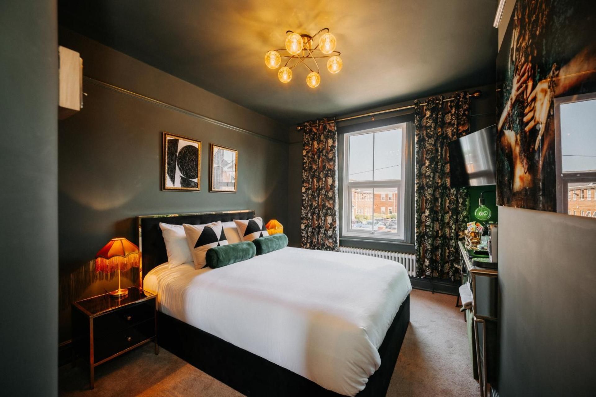 Double Room with Private Bathroom