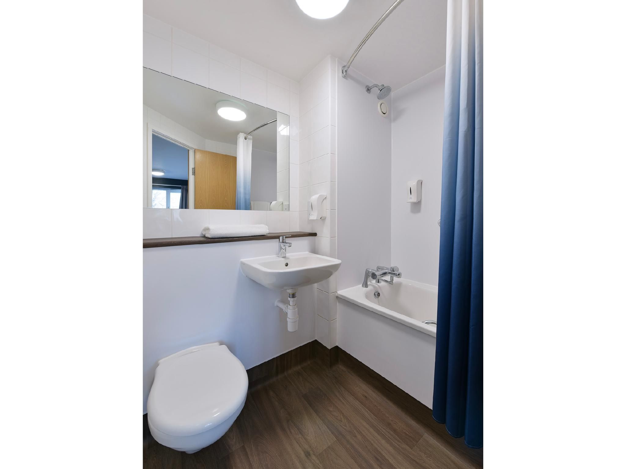 Travelodge Thame Double Room 3