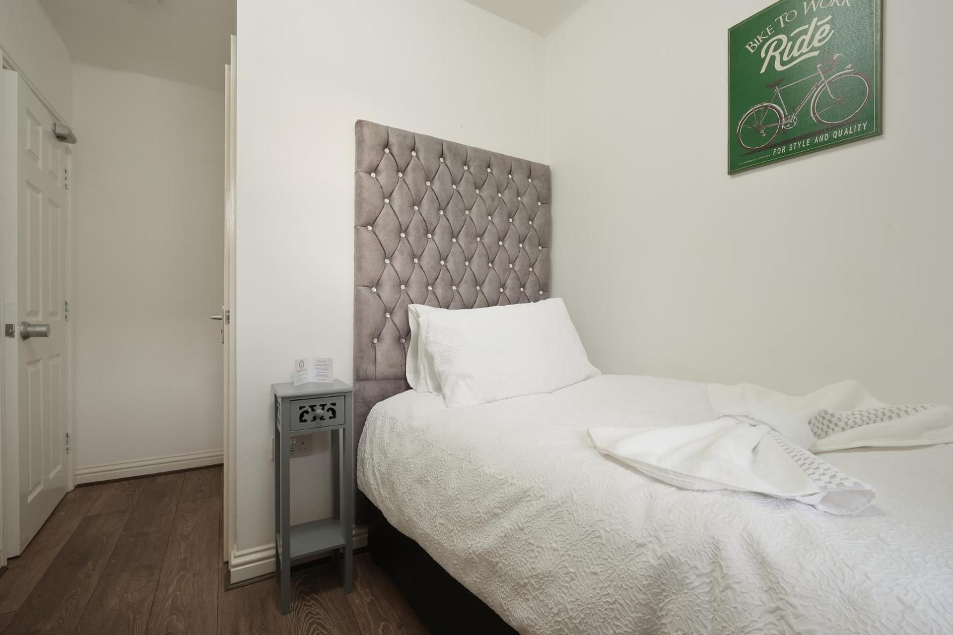 Single Room With Private Bathroom