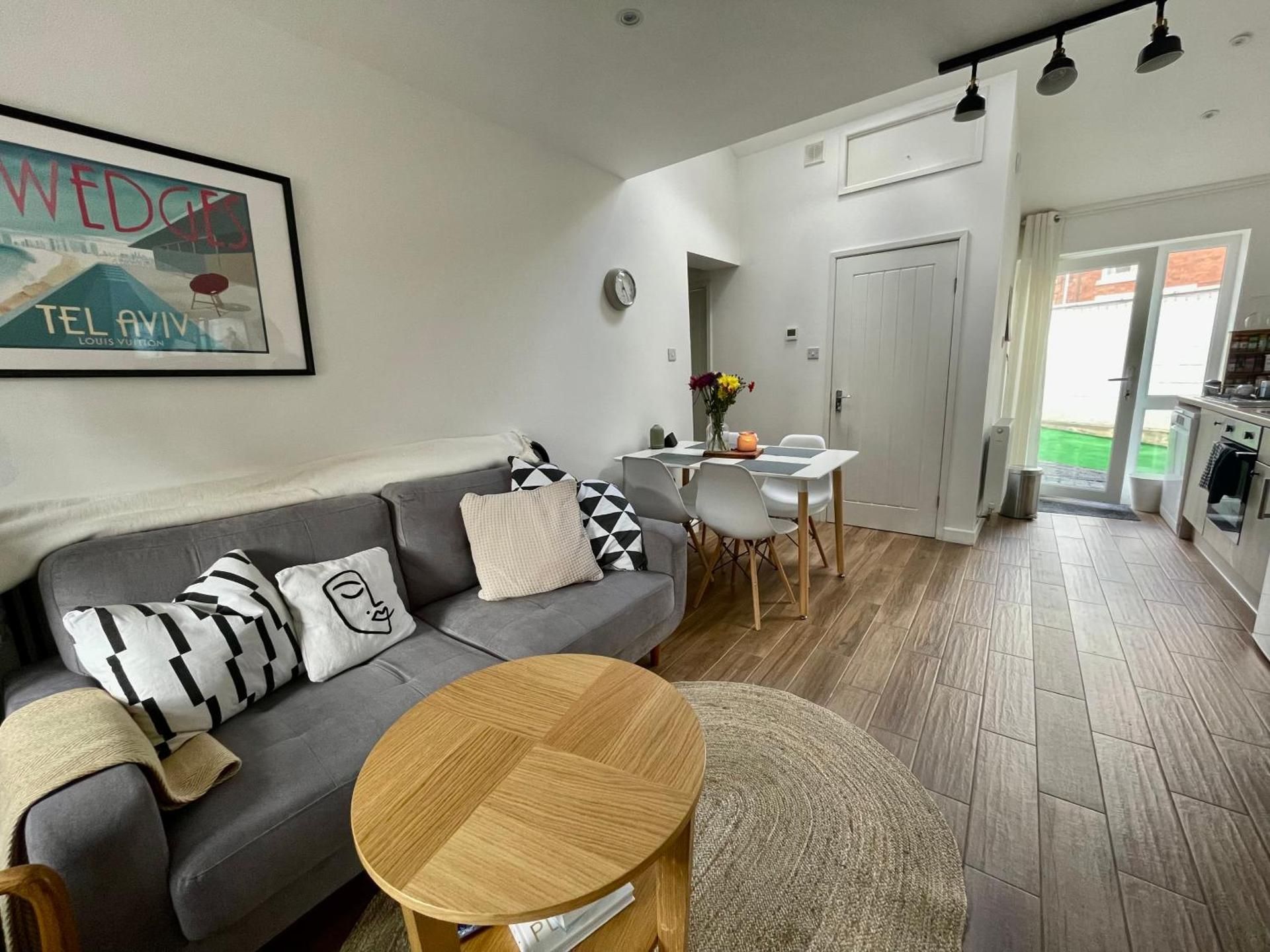 Apartment with Garden View