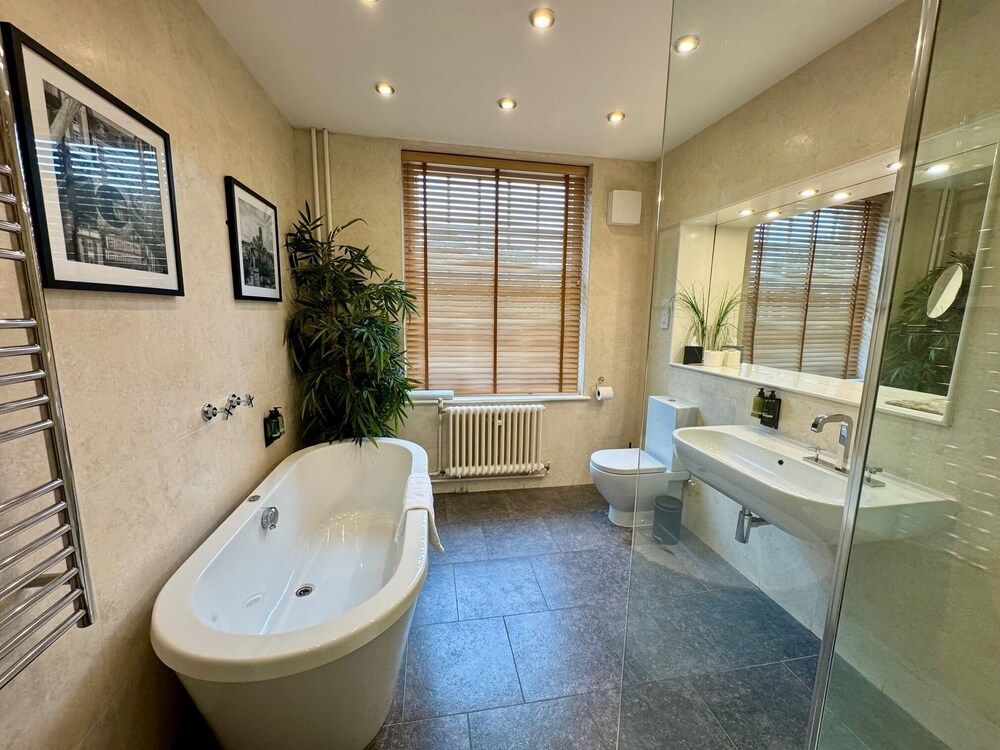 Premium Suite