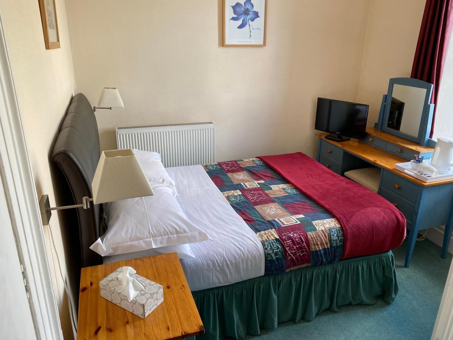 The Royal Crown Guest House Small Double Room