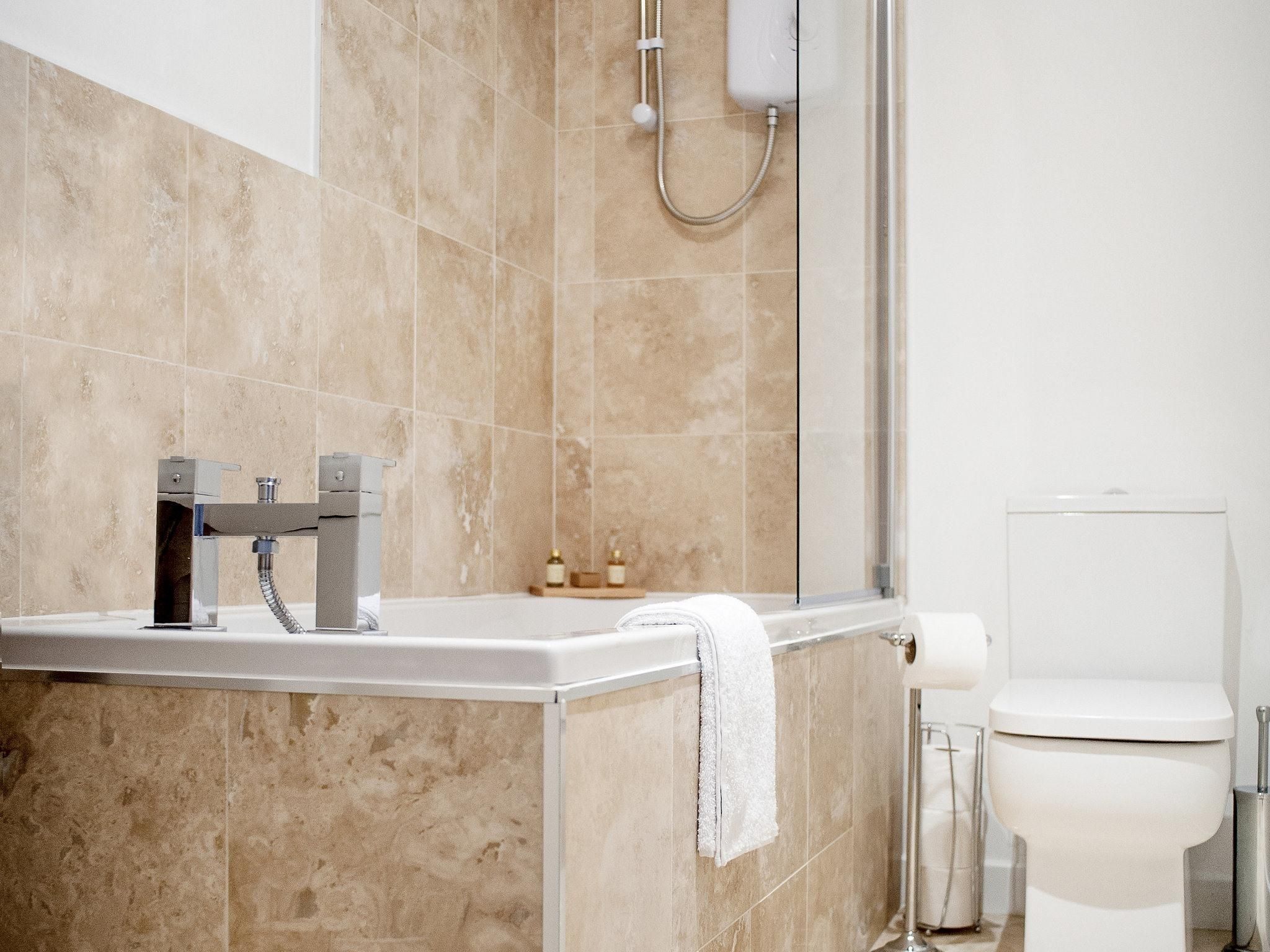 ONE BEDROOM-STANDARD-APARTMENT-PRIVATE BATHROOM