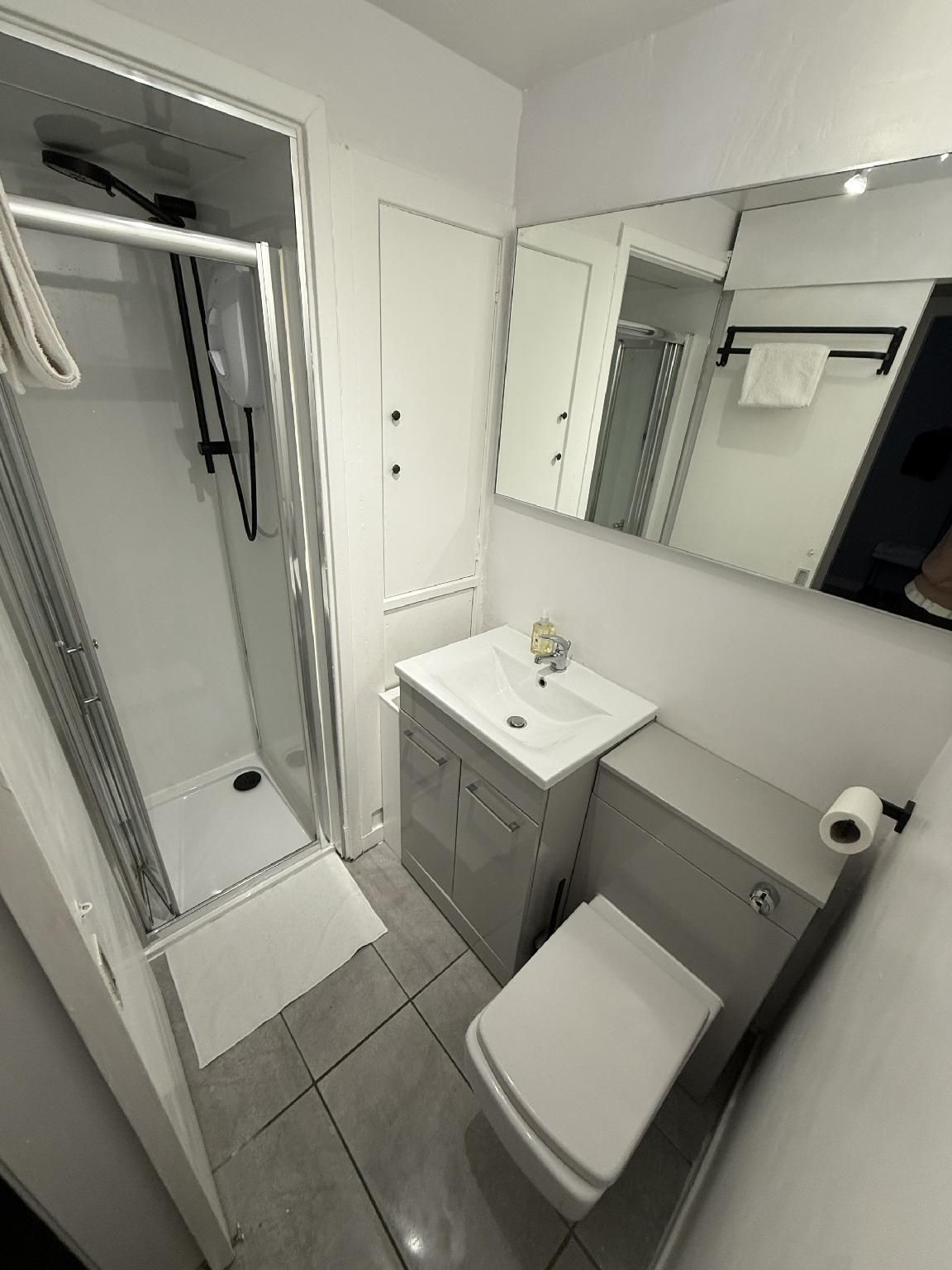 Apartment-Private Bathroom
