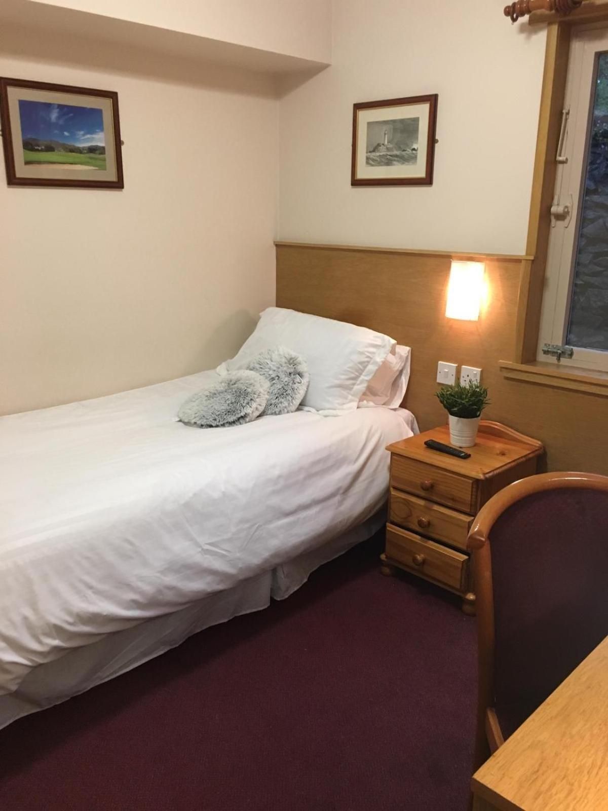 Single - Private Bathroom