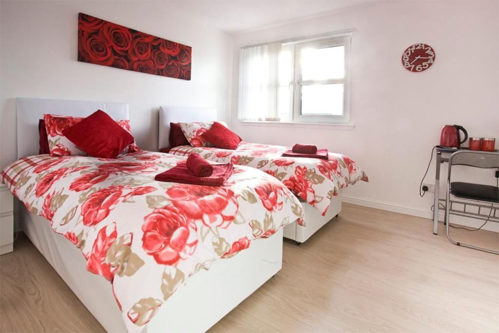 Twin Room with Private External Bathroom
