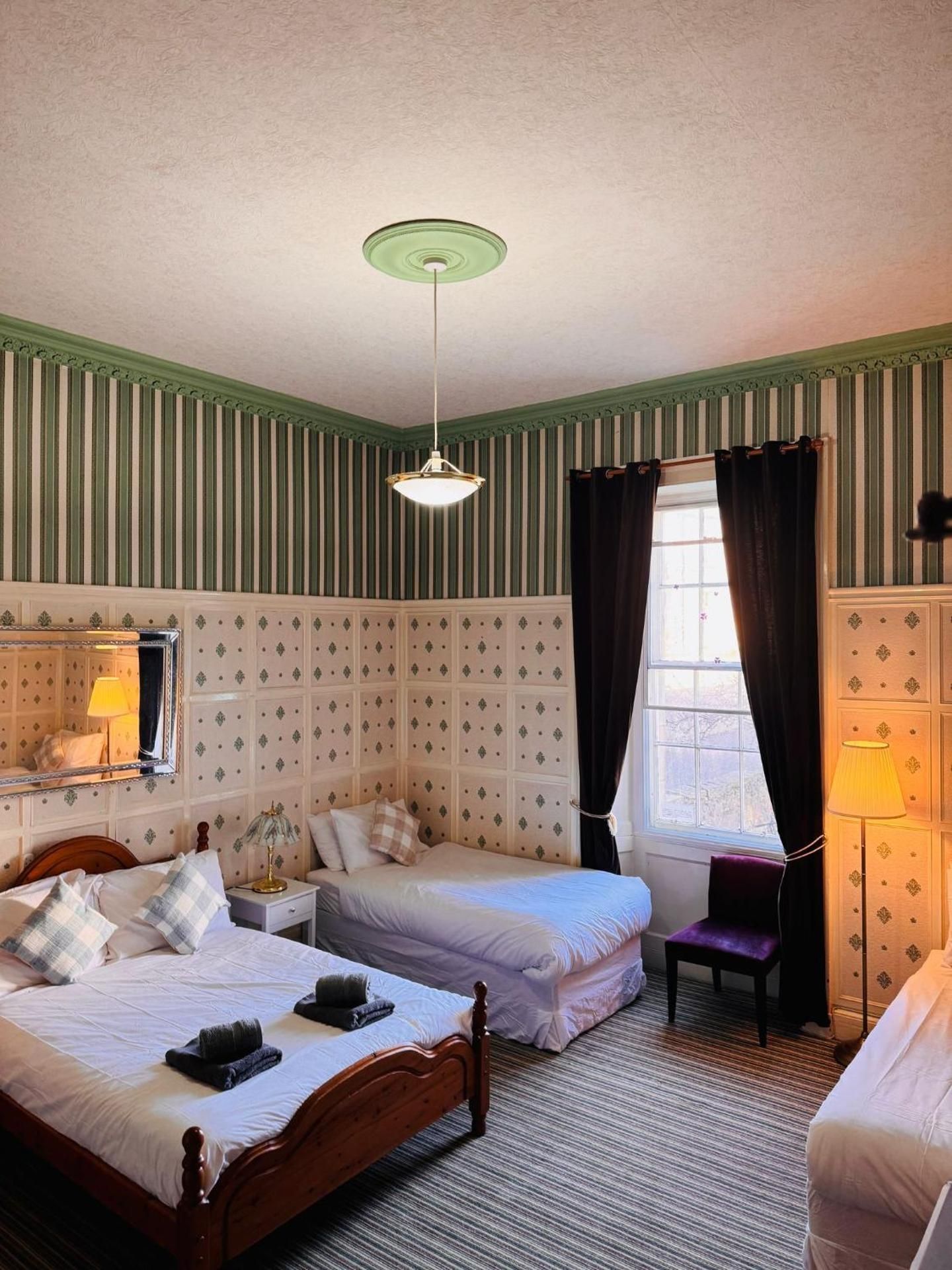 Classic Quadruple Room