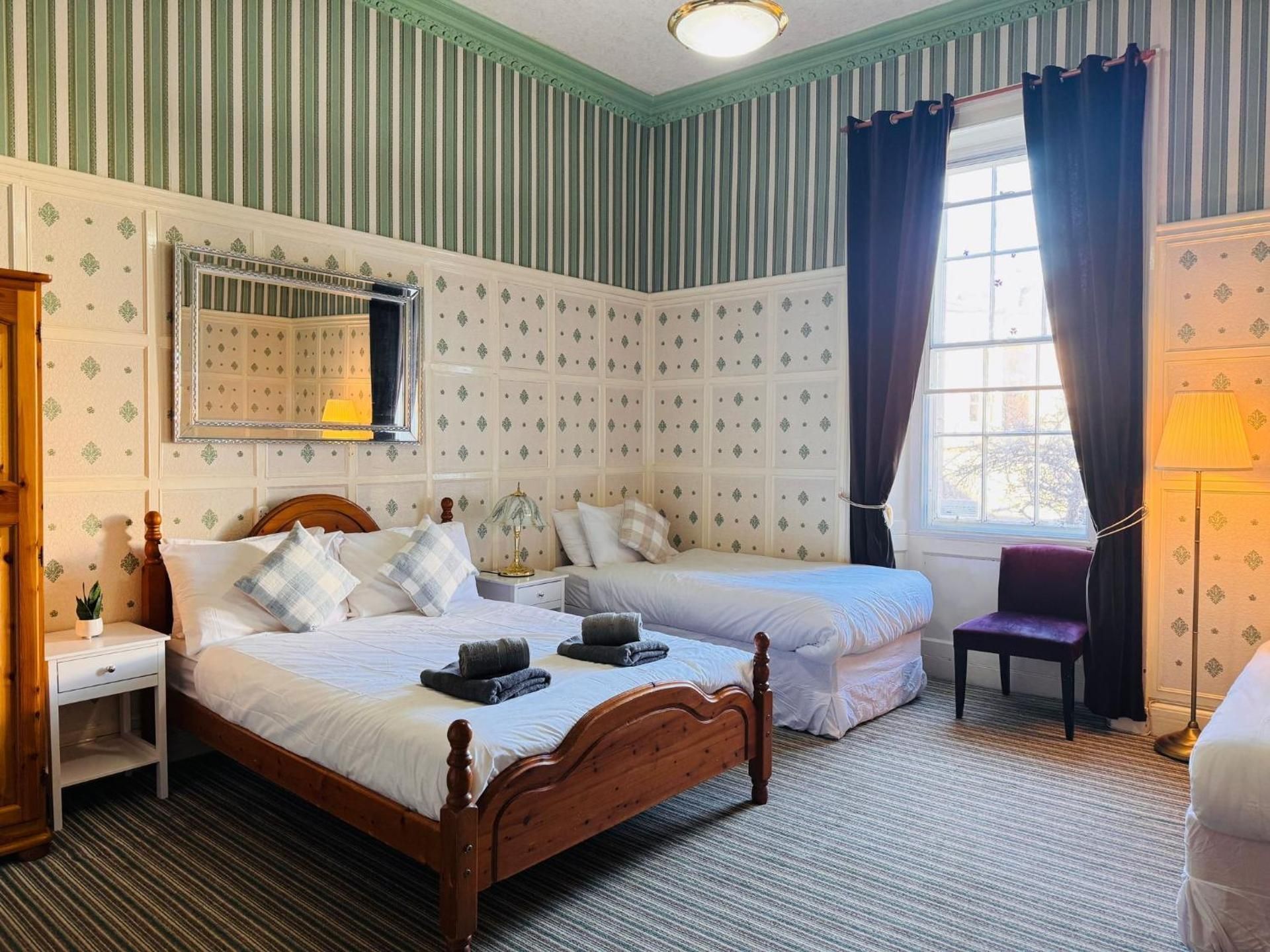 Classic Quadruple Room
