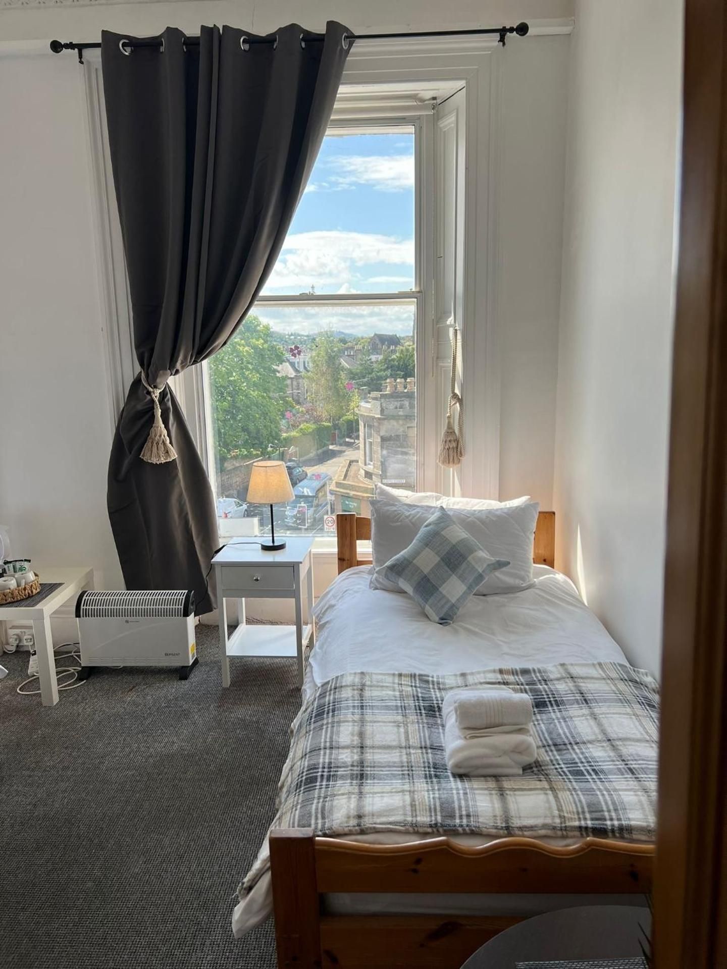 Standard Single Room with Shared Bathroom