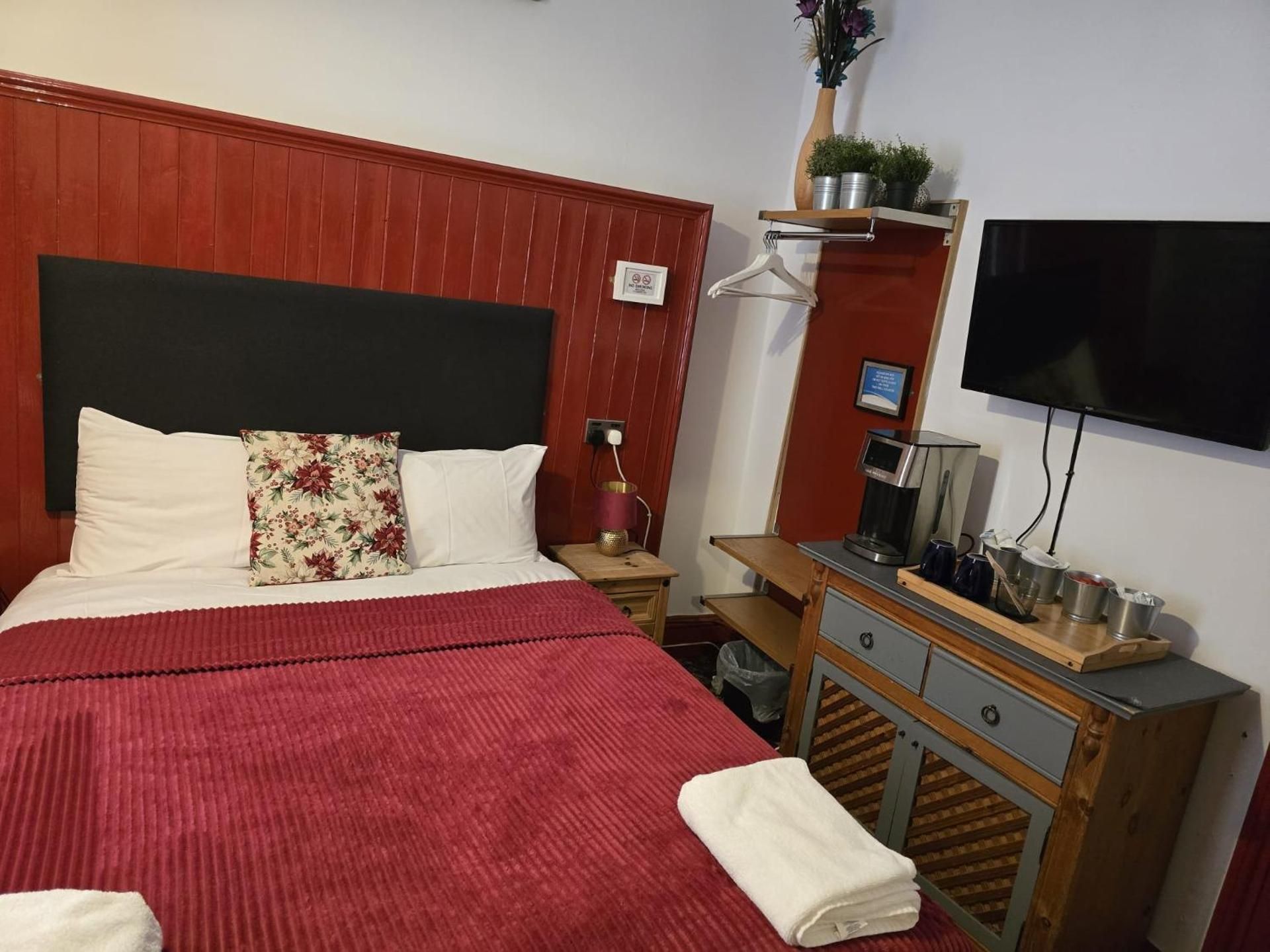 Double Room with Shared Bathroom