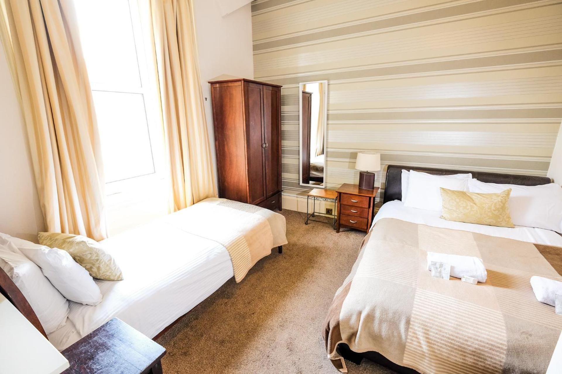 Balmore Guest House Triple Room