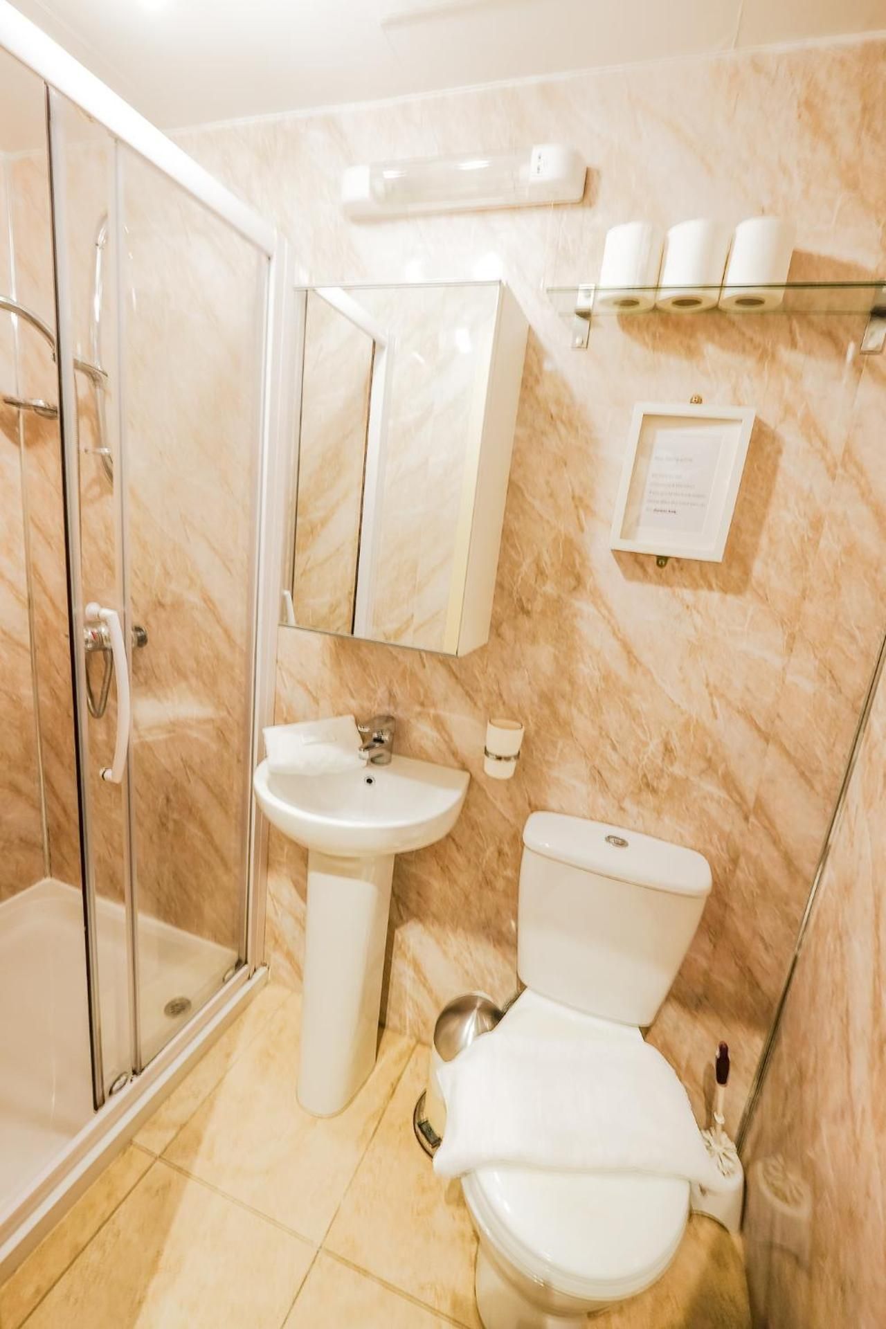 Single Room - En Suite