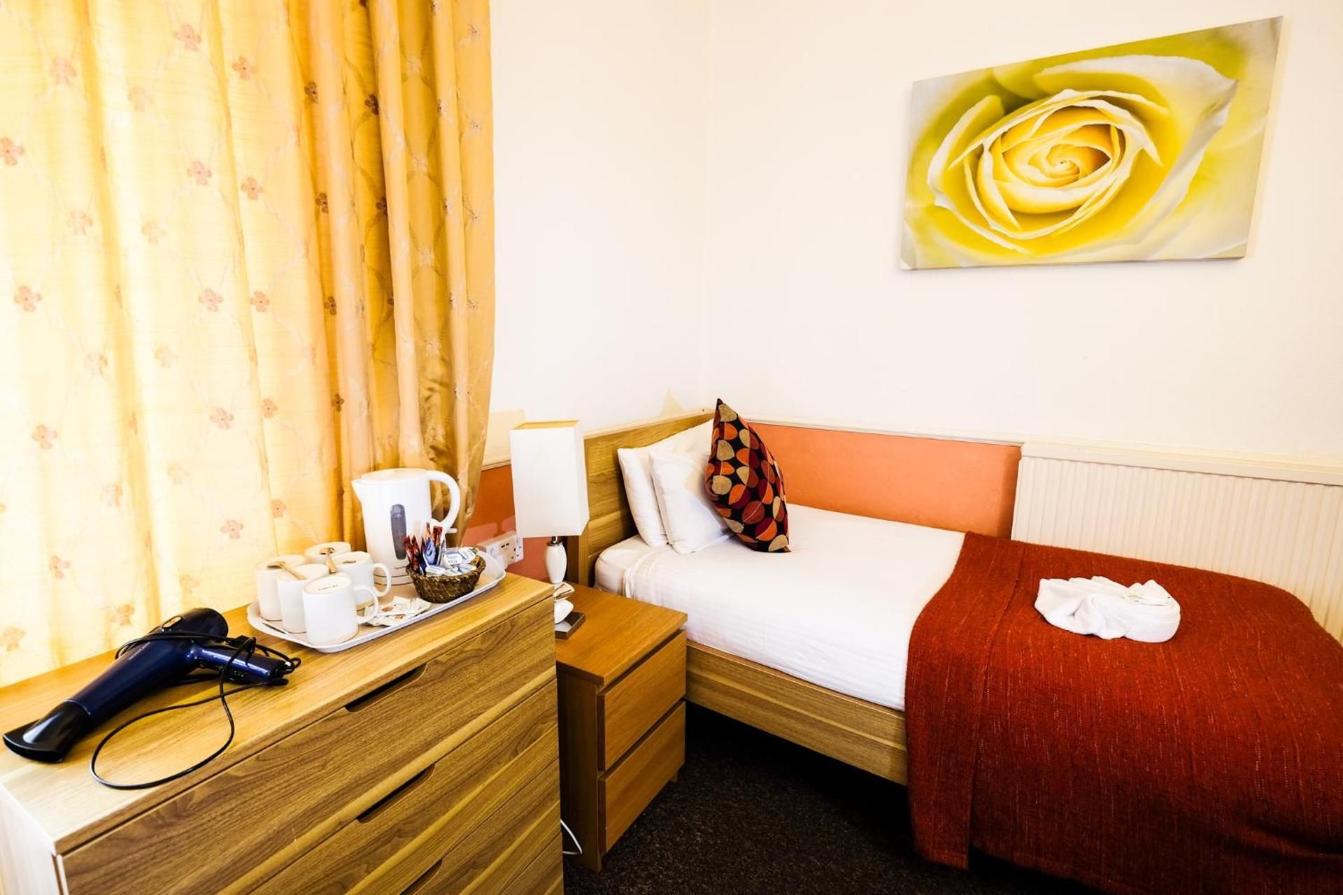 Single Room - En Suite